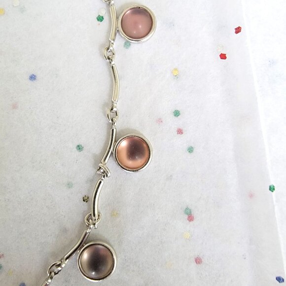 GLOWING GLASS CABOCHON SILVER TONE NECKLACE SHADES OF NEUTRALS NEW - Picture 5 of 6